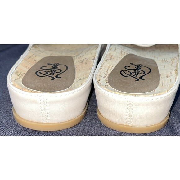 Pure Sole Sandals beige leather with flower accent on the top Women Sz 8 - Picture 13 of 14